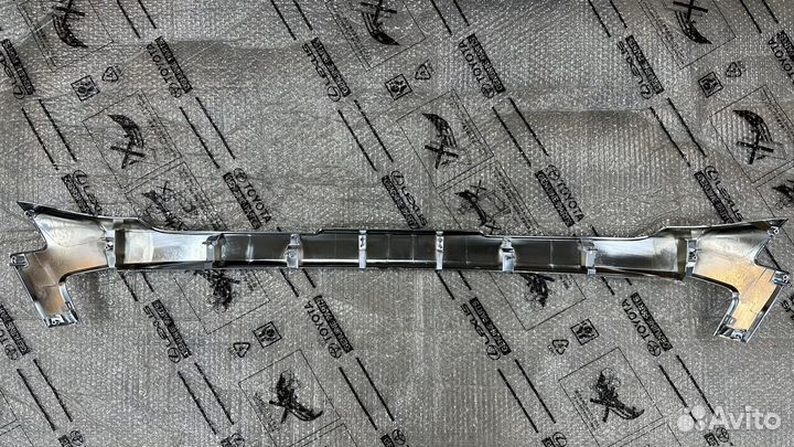 Решетка хром низ молдинг lexus LX 450 570