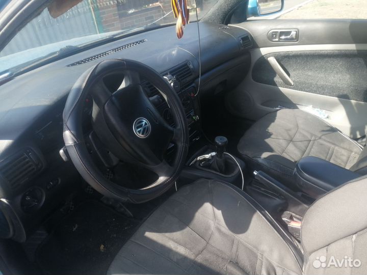 Volkswagen Passat 1.6 МТ, 1997, 500 000 км