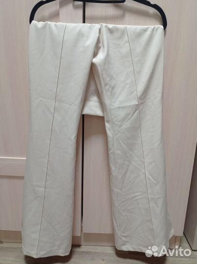 Продаю костюм женский