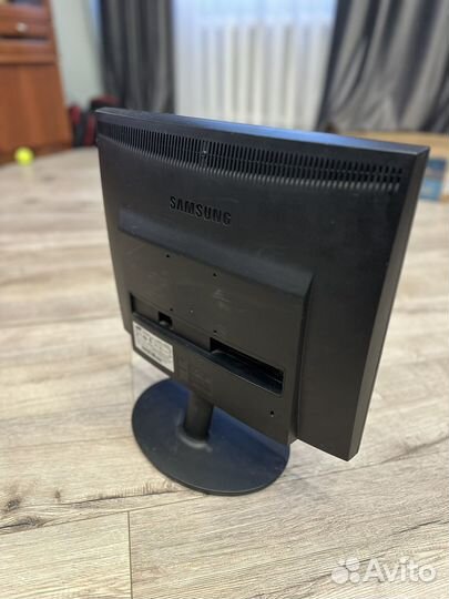 Монитор Samsung