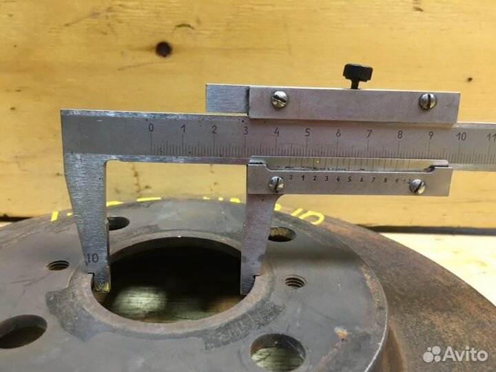 Диск тормозной передний левый Toyota Porte NNP10