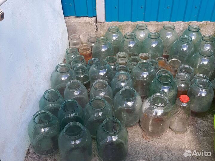 Продам 10 литровые банки не мытые