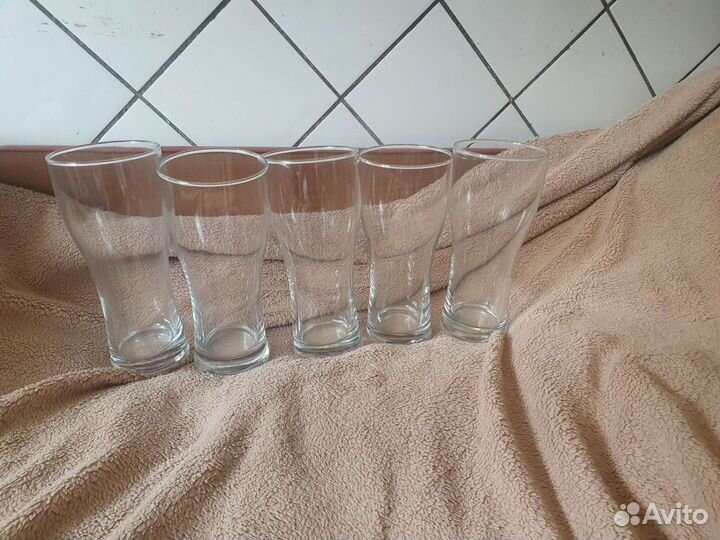 Кружки фарфоровые и стеклянные