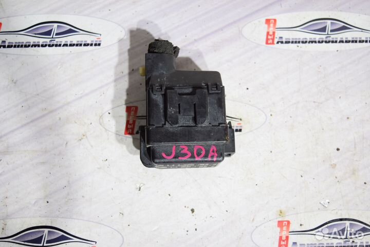 Блок предохранителей c Honda Odyssey RA8 J30A