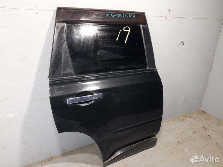 Задняя дверь Nissan X Trail T31