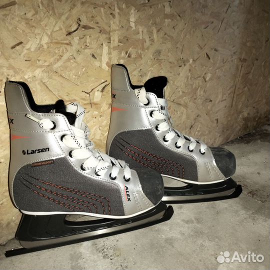 Коньки хоккейные