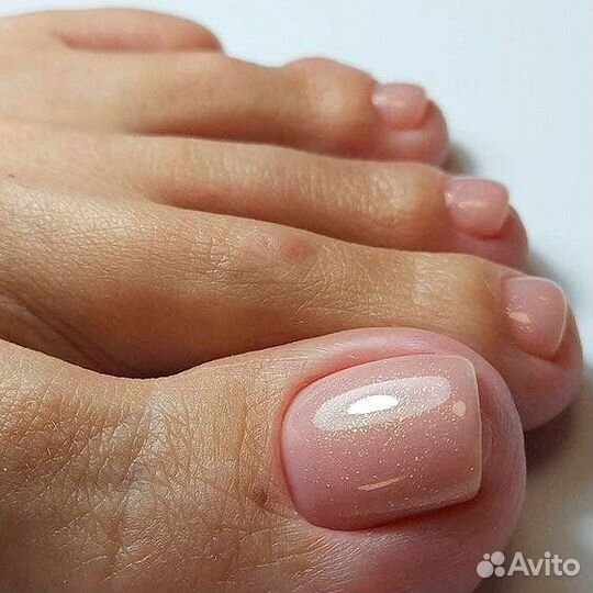 Модель на педикюр