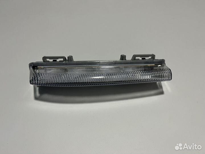 Правая противотуманка Mercedes W212 диодная W204
