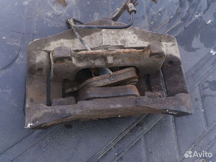 Суппорт передний левый Audi A6 C6