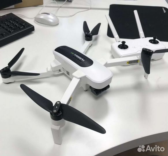 Квадрокоптер Hubsan Zino H117