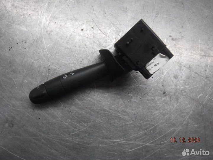 Переключатель дворников Nissan Terrano F4R 2014