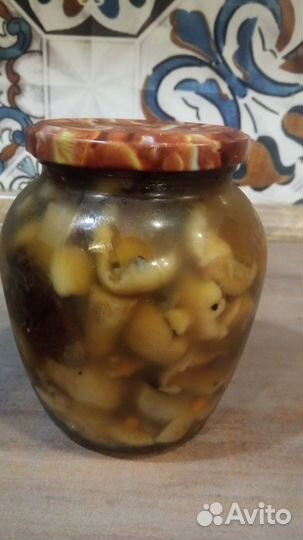 Грибы маринованные