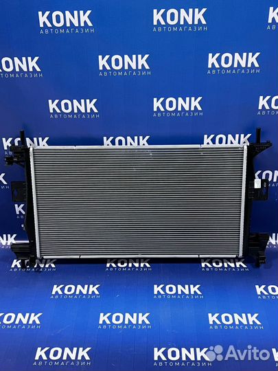 Радиатор охлаждения на Форд Фокус 3 Оригинал