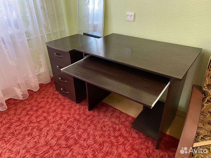 Стол и тумба