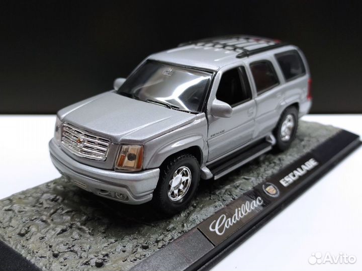 1:43 Cadillac Escalade