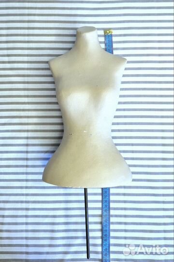 Манекен женский белого цвета