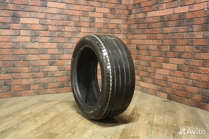 Pirelli P Zero 275/40 R19