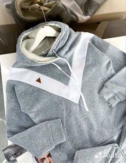 Спортивный костюм женский