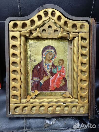 Икона в киоте