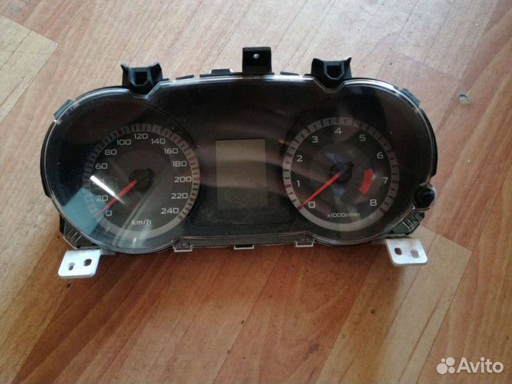 Панель приборов Mitsubishi Lanser X
