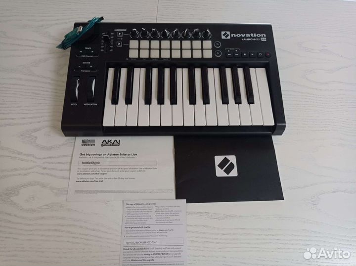 Novation launchkey 25