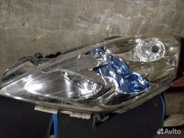 Продам фару nissan лиф. Левую и правую