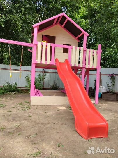 Детские деревянный домик на сваях