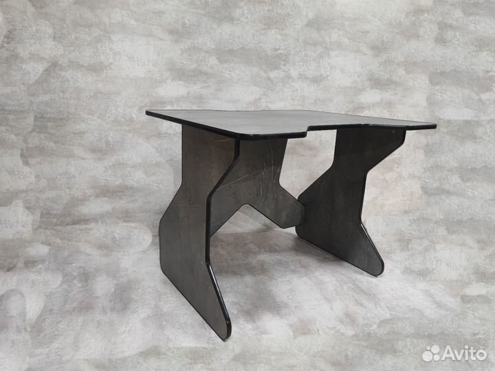 Геймерский компьютерный стол