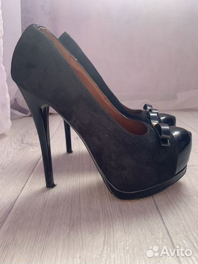Туфли женские на высоком каблуке 38 размер черные