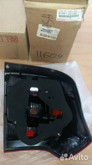 Фонарь задний левый toyota corolla HB 8156102150