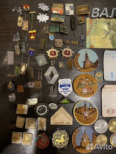 Значки, монеты, банкноты