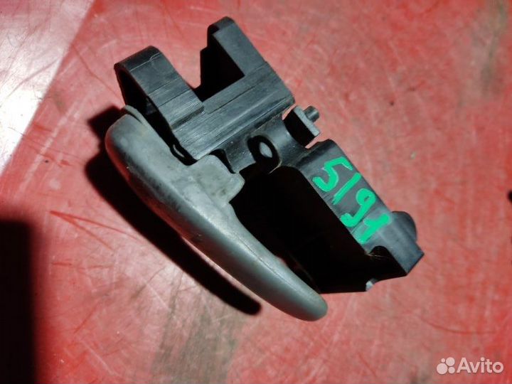 Ручка двери правая Volkswagen Passat B4 седан 1.8I