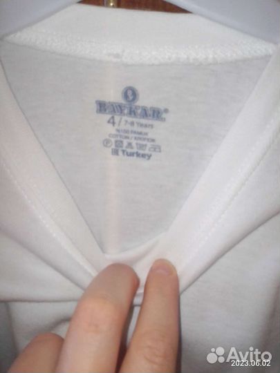 Белая футболка