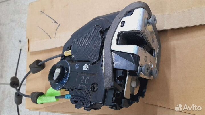 Замок двери toyota Raf 4 2005-10г 3