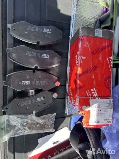 Тормозные колодки передние Land Rover