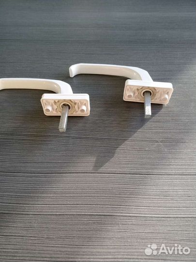 Ручка оконная металлическая