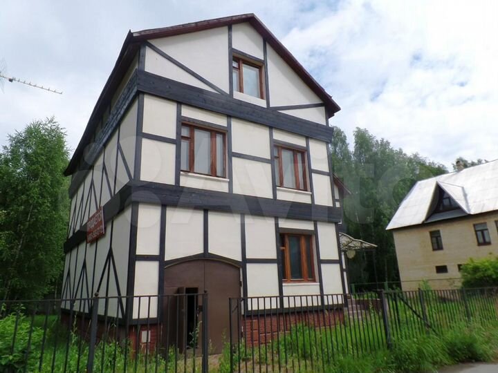 Дом 413,2 м² на участке 10 сот.