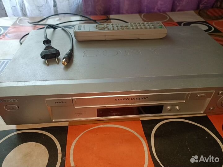 Видео магнитафон С пультом sony smart engine