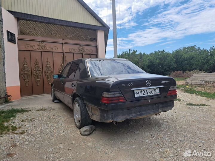 Капот на mercedes 124