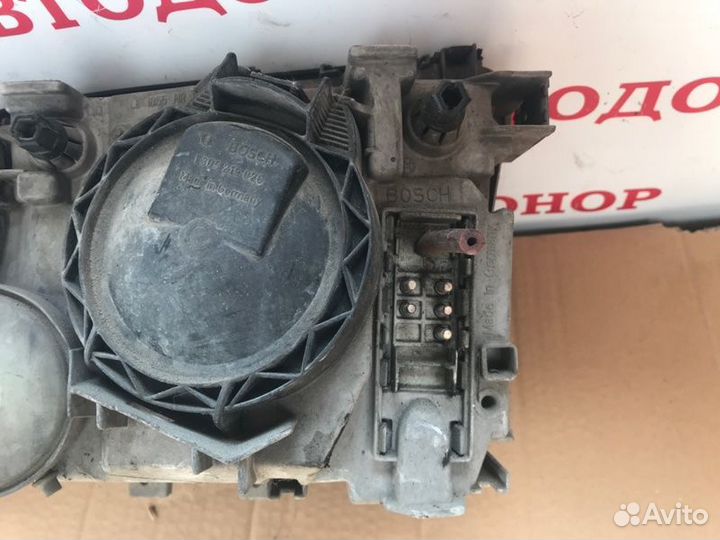 Фара галогеновая передняя правая Mercedes-Benz