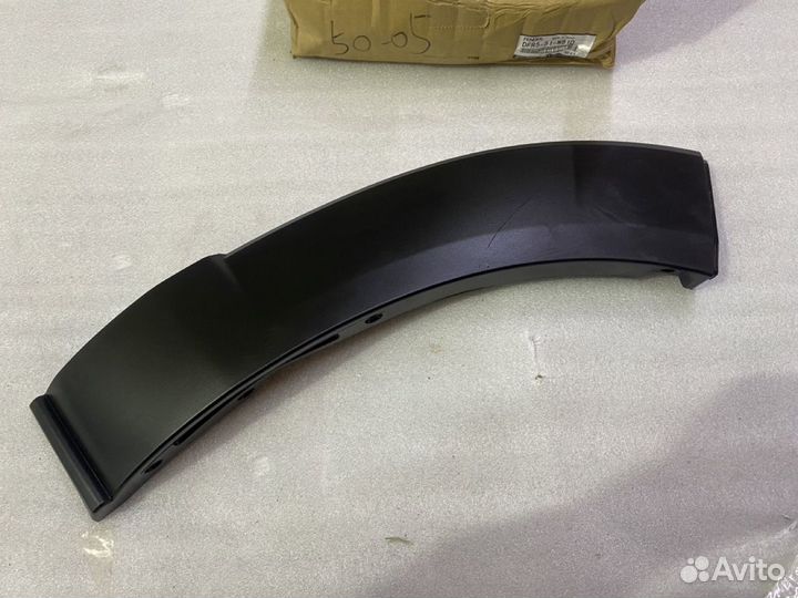 Молдинг DFR551W81D