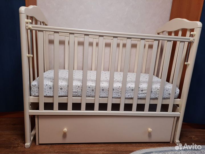 Детская кроватка