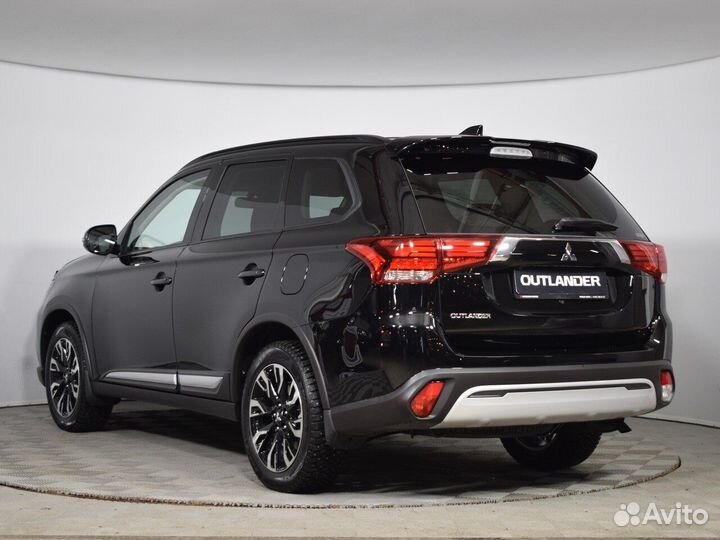 Mitsubishi Outlander 2.0 CVT, 2022