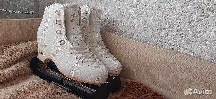 Фигурные коньки edea 250 wave