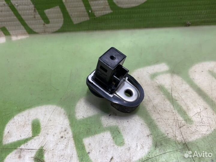 Концевик двери Nissan Skyline PV36 VQ35HR 2008