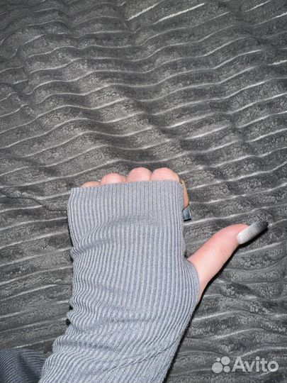 Лонсглив с рукавом через палец