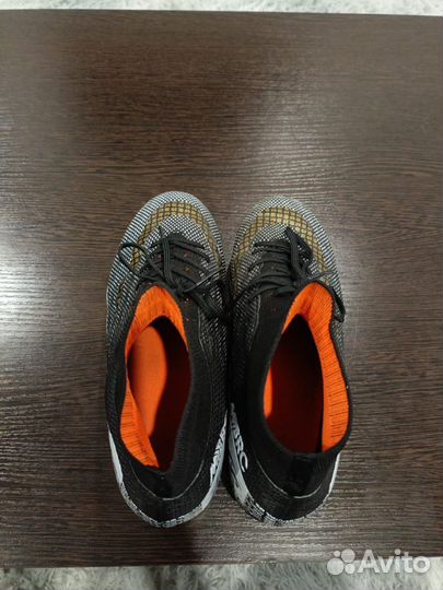 Футбольные бутсы