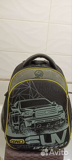 Рюкзак для мальчика Hummingbird ортопедический