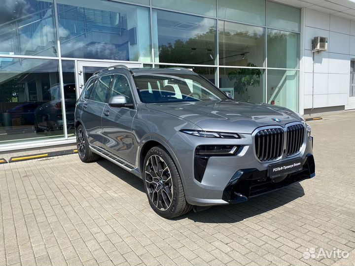BMW X7 3.0 AT, 2022