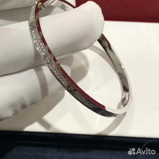 Браслет Cartier Love из белого золота 1,04ct